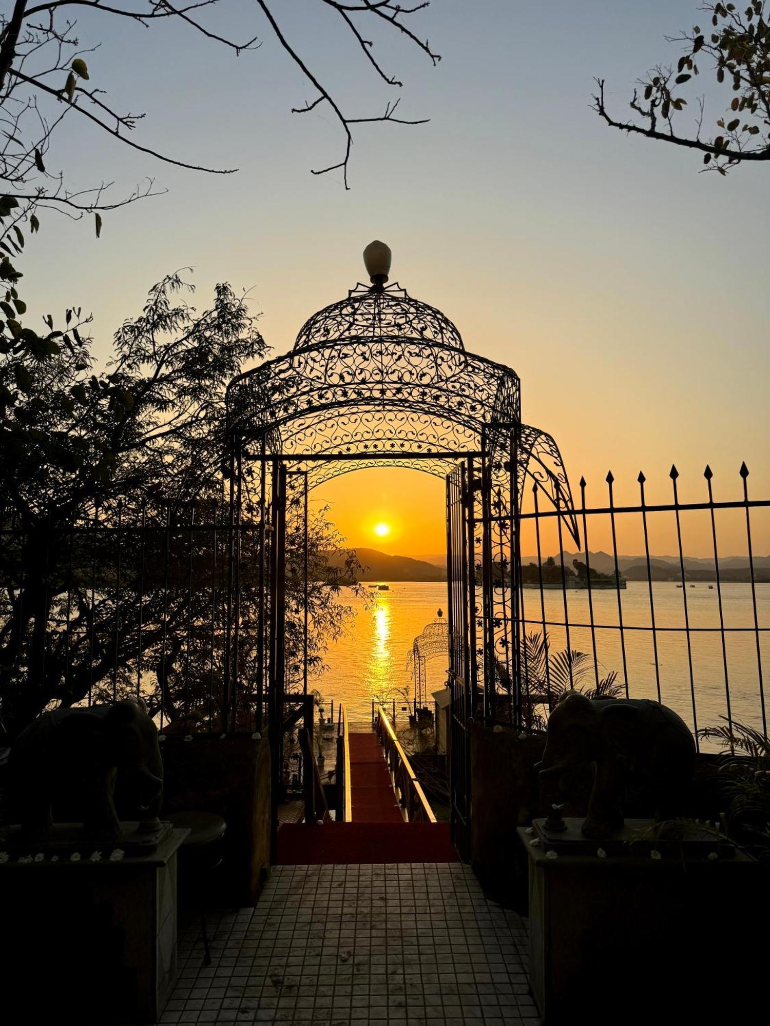 Udai Kothi Hotel Udaipur Exterior photo