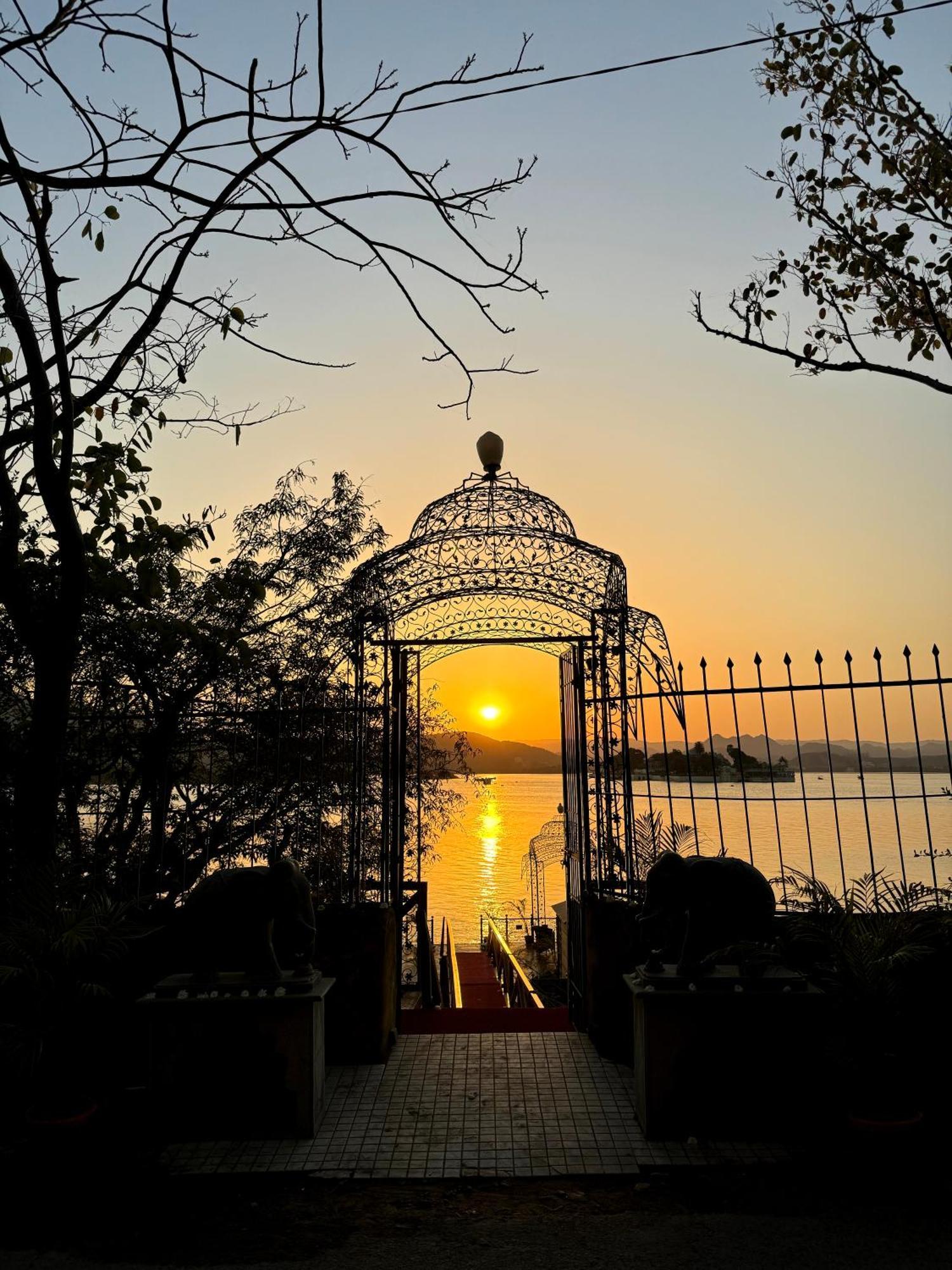 Udai Kothi Hotel Udaipur Exterior photo